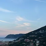 A House With A View Appartement *