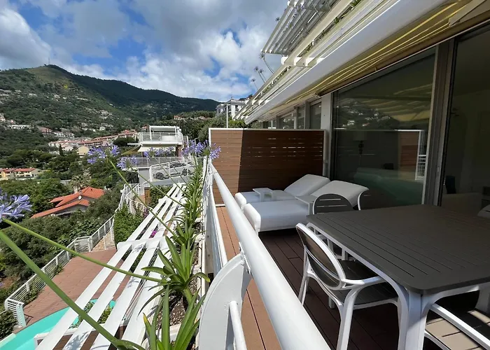 A House With A View * Alassio