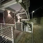 A House With A View 公寓 *