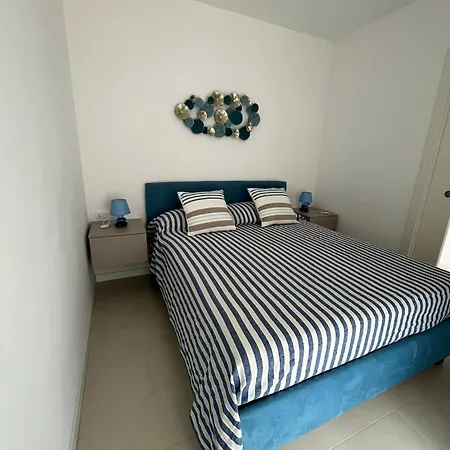 Apartament A House With A View