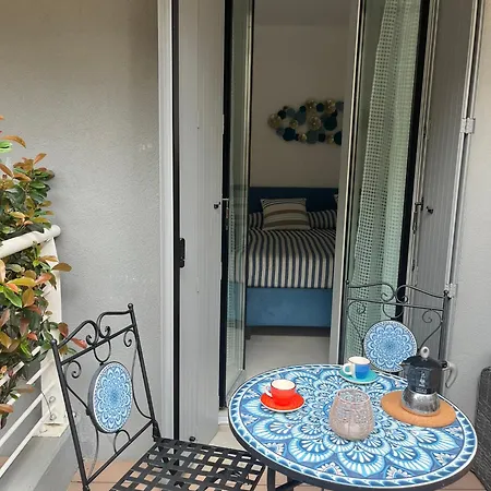 דירה A House With A View