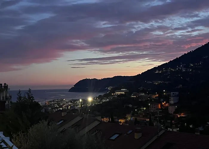 A House With A View 公寓